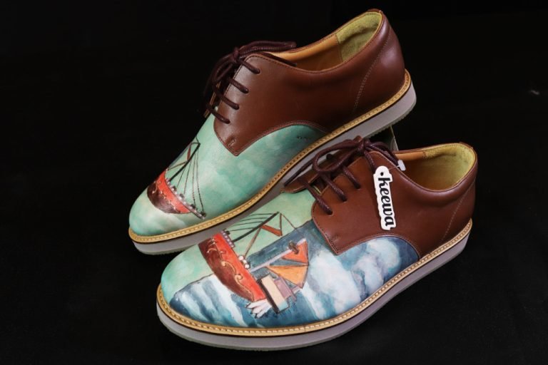 3rd Winner – Sepatu Kulit Lukis Tatah