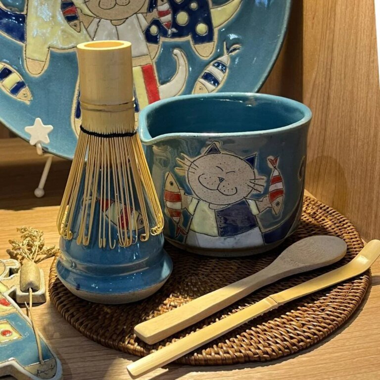 “MEOW” TCHA BOWL